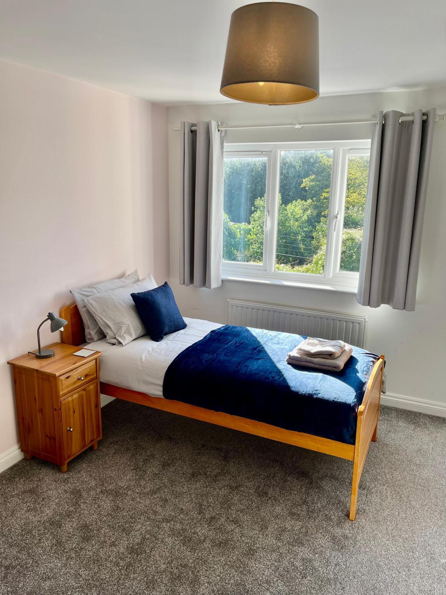 Large 5 Bed Detached House Near Stansted Airport With Parking For 2 Vehicles! Stansted Stays 스탠스테드마운트핏체트 외부 사진
