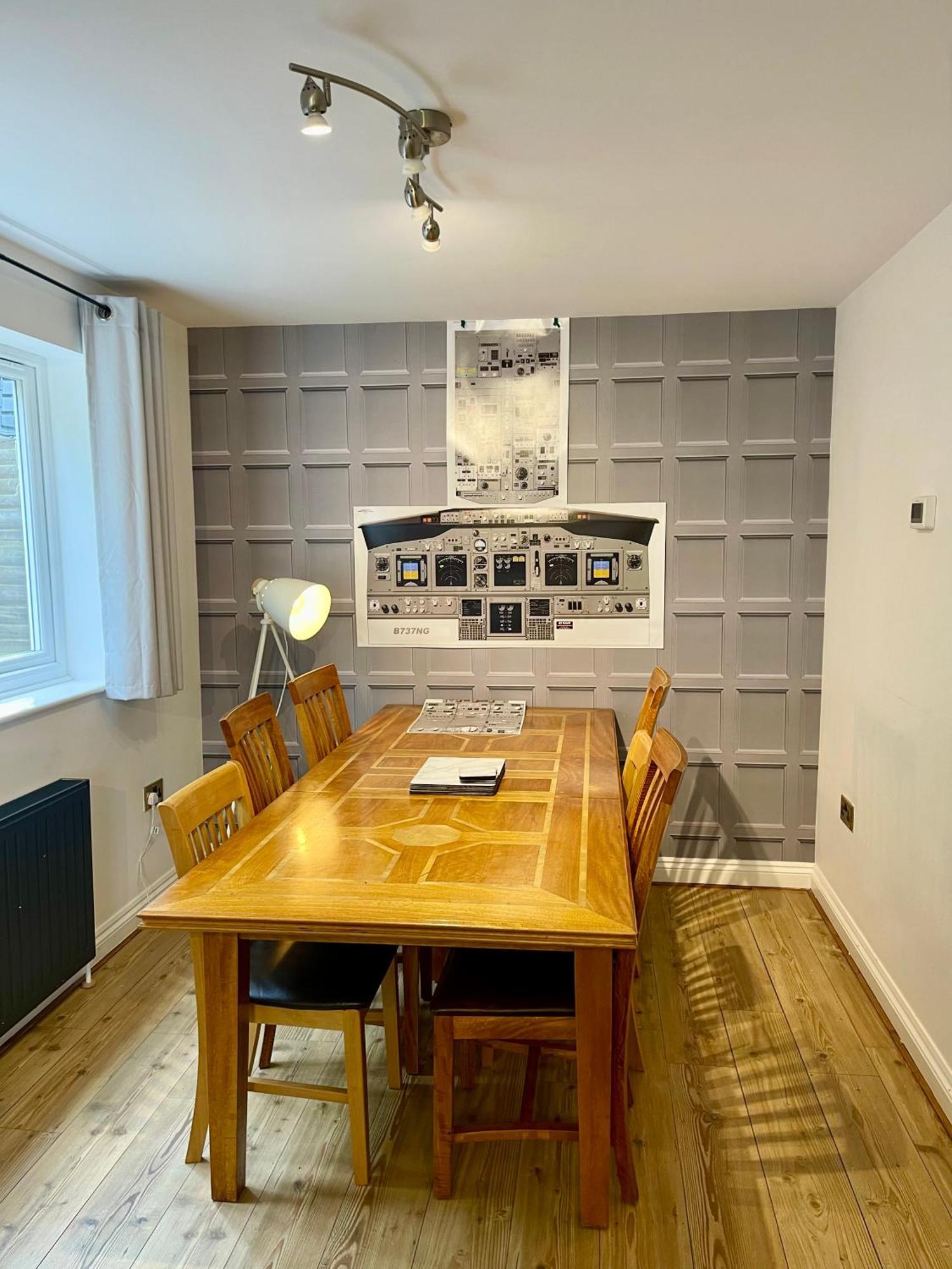 Large 5 Bed Detached House Near Stansted Airport With Parking For 2 Vehicles! Stansted Stays 스탠스테드마운트핏체트 외부 사진
