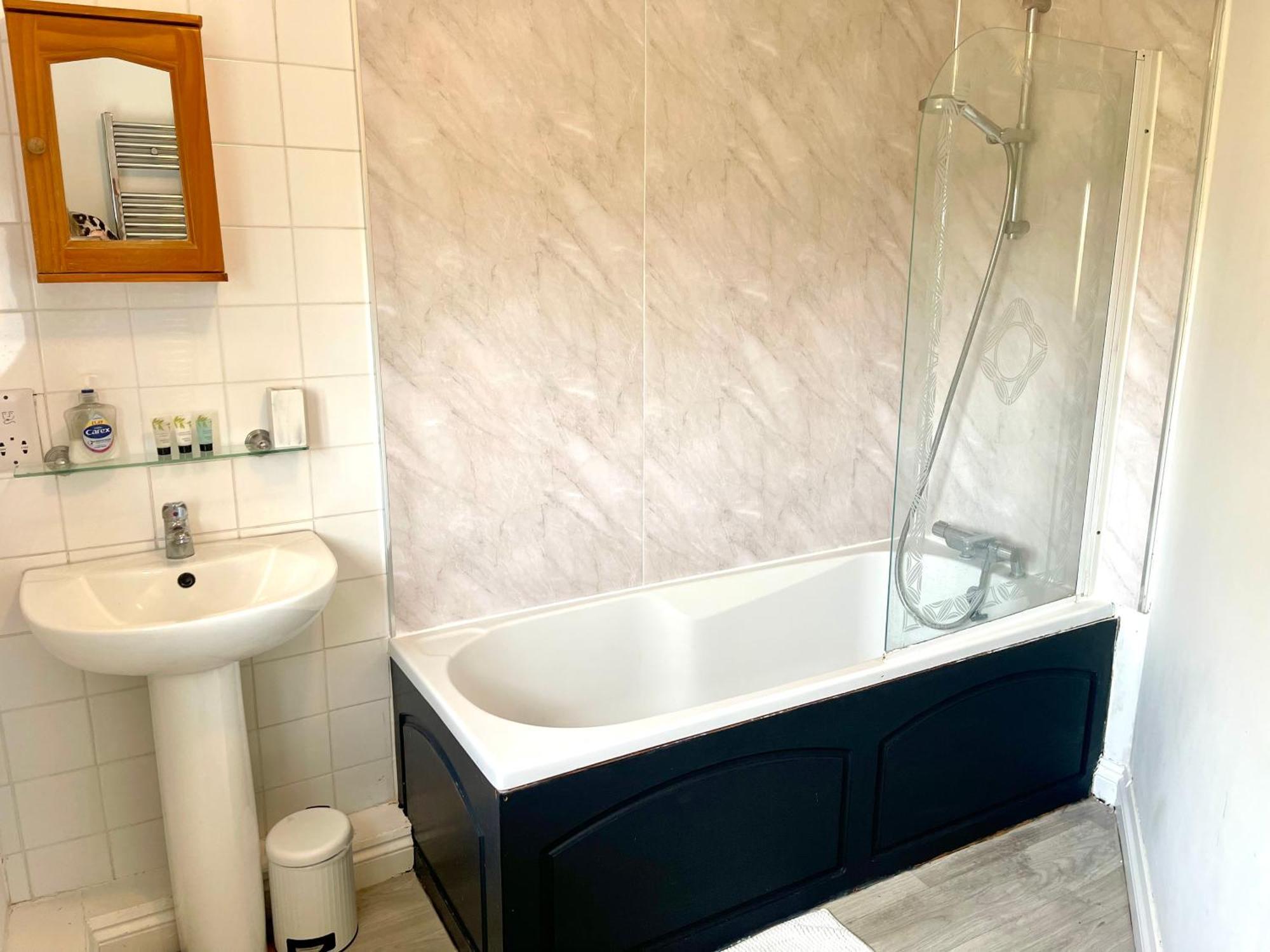 Large 5 Bed Detached House Near Stansted Airport With Parking For 2 Vehicles! Stansted Stays 스탠스테드마운트핏체트 외부 사진