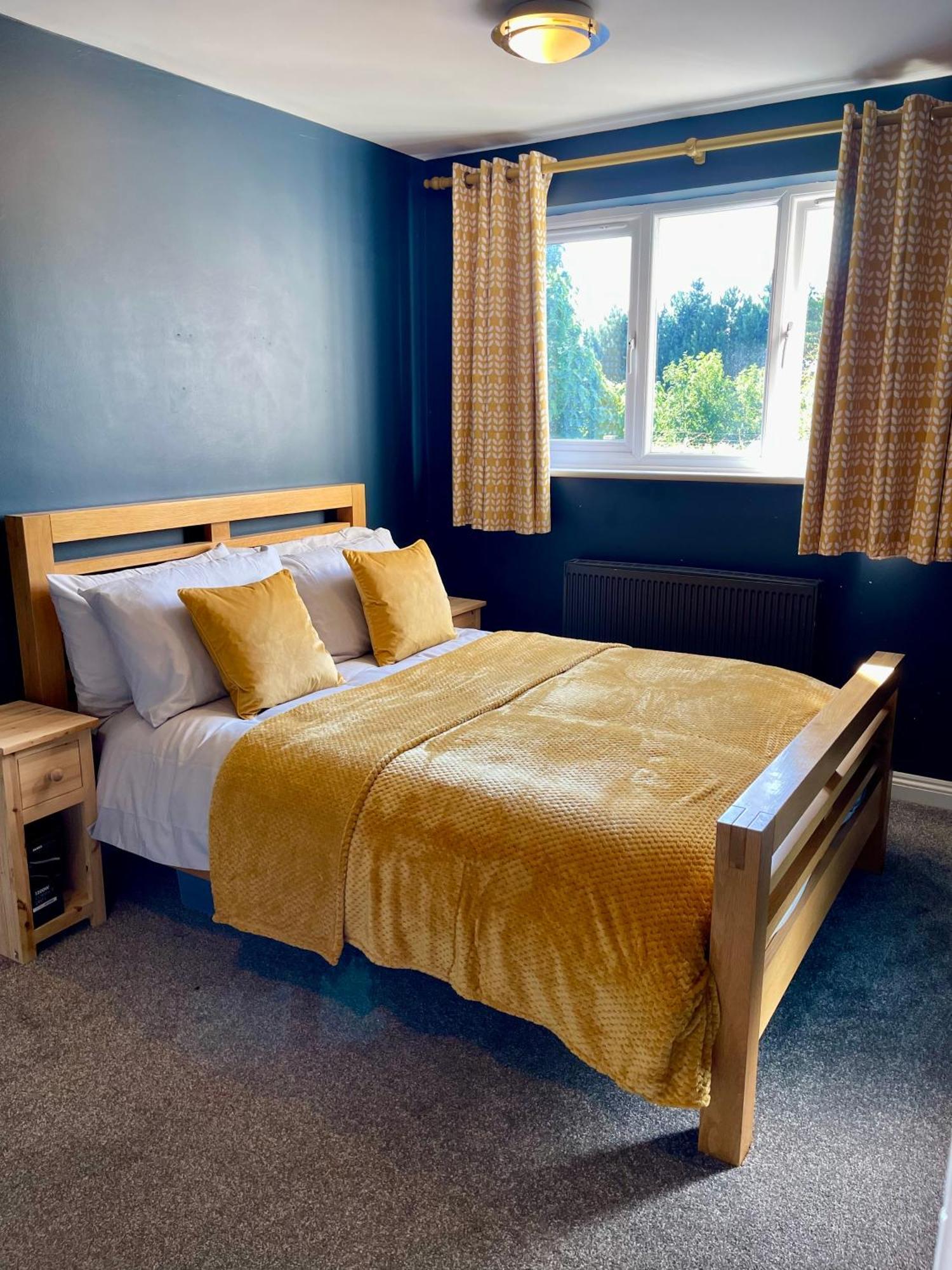 Large 5 Bed Detached House Near Stansted Airport With Parking For 2 Vehicles! Stansted Stays 스탠스테드마운트핏체트 외부 사진
