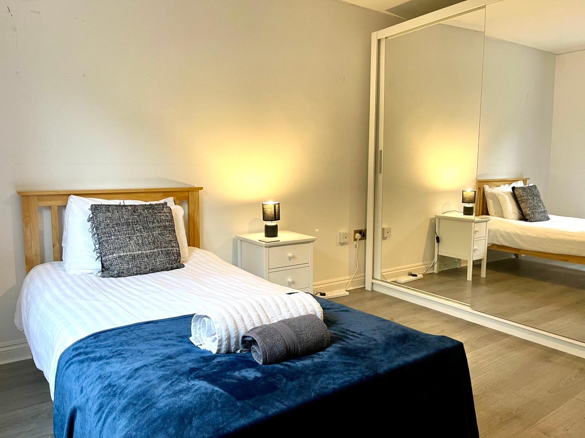 Large 5 Bed Detached House Near Stansted Airport With Parking For 2 Vehicles! Stansted Stays 스탠스테드마운트핏체트 외부 사진